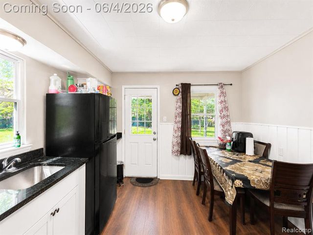 24895 Marigold Avenue, Warren, MI 48089