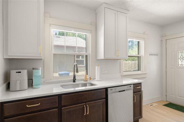 3119 3rd Street, Des Moines, IA 50313