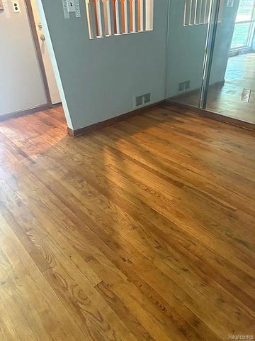 21350 Kipling Street, Oak Park, MI 48237
