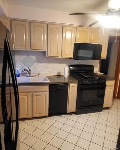 21350 Kipling Street, Oak Park, MI 48237
