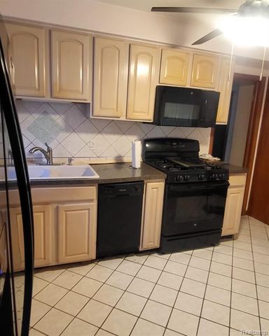 21350 Kipling Street, Oak Park, MI 48237