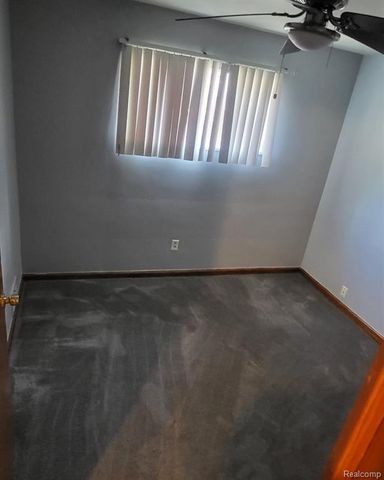 21350 Kipling Street, Oak Park, MI 48237