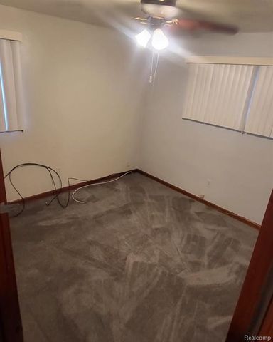 21350 Kipling Street, Oak Park, MI 48237