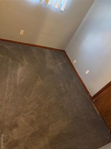21350 Kipling Street, Oak Park, MI 48237