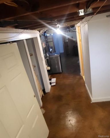 21350 Kipling Street, Oak Park, MI 48237