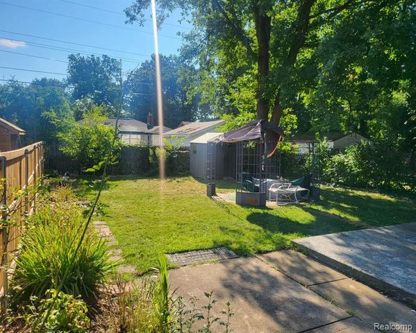 21350 Kipling Street, Oak Park, MI 48237