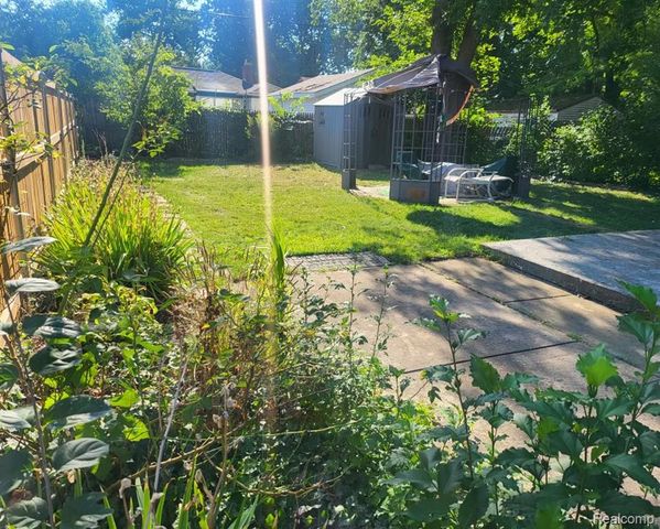 21350 Kipling Street, Oak Park, MI 48237