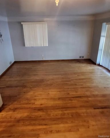 21350 Kipling Street, Oak Park, MI 48237