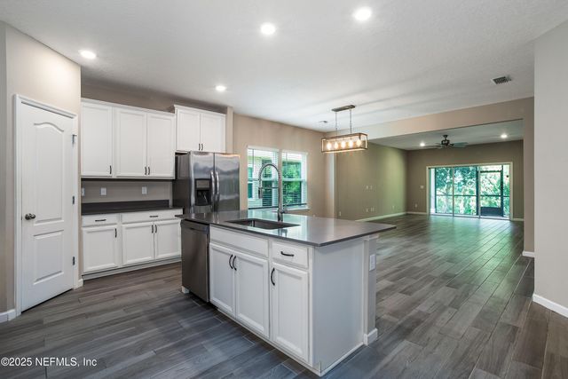 10209 PAVNES CREEK Drive, Jacksonville, FL 32222
