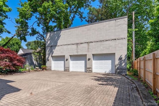 750 Hazelwood Street, Birmingham, MI 48009