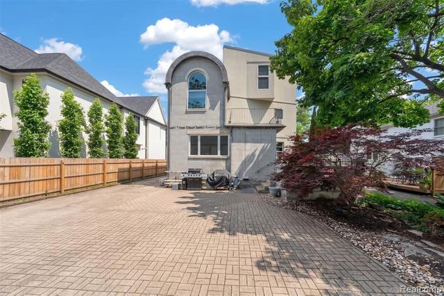 750 Hazelwood Street, Birmingham, MI 48009
