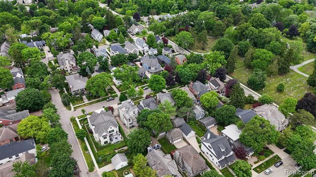 750 Hazelwood Street, Birmingham, MI 48009