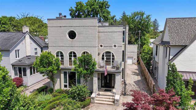 750 Hazelwood Street, Birmingham, MI 48009