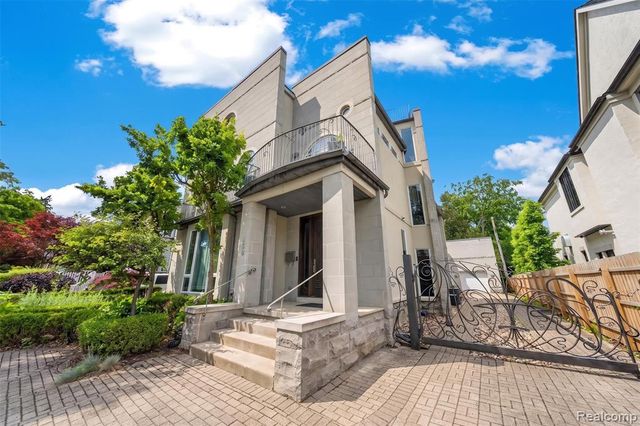 750 Hazelwood Street, Birmingham, MI 48009