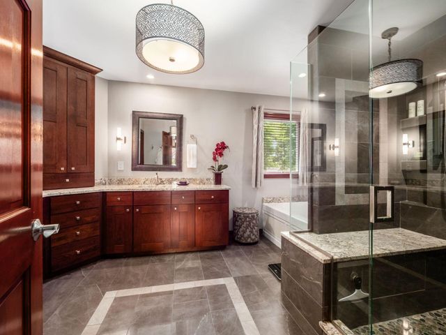 8642 Craigston Court, Dublin, OH 43017