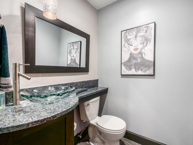 8642 Craigston Court, Dublin, OH 43017