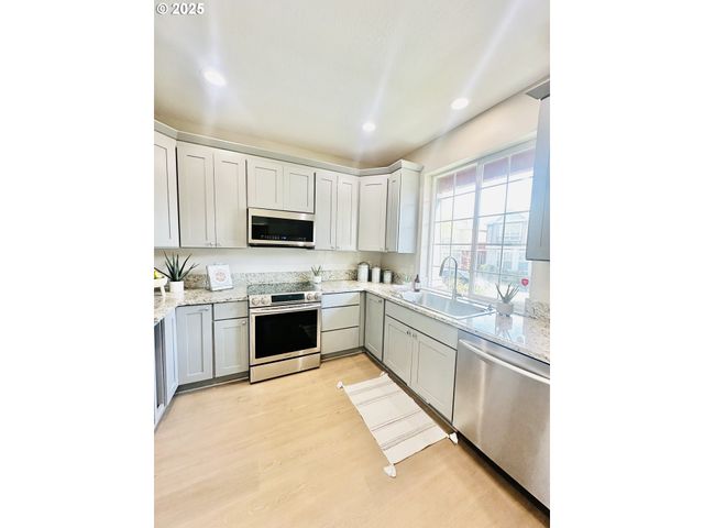 6105 Sw ZABACO Ter, Beaverton, OR 97078