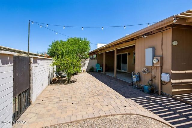 170 E Mountain Morning Drive E, Tucson, AZ 85704