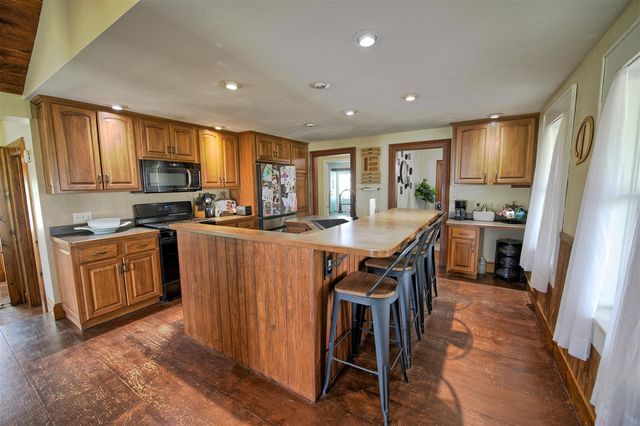 8250 Oneida Road, Grand Ledge, MI 48837