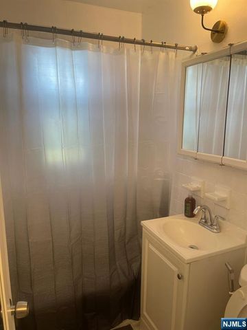 88 Fournier Crescent, Elmwood Park, NJ 07407