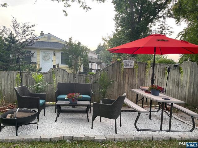 88 Fournier Crescent, Elmwood Park, NJ 07407