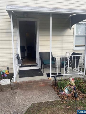 88 Fournier Crescent, Elmwood Park, NJ 07407