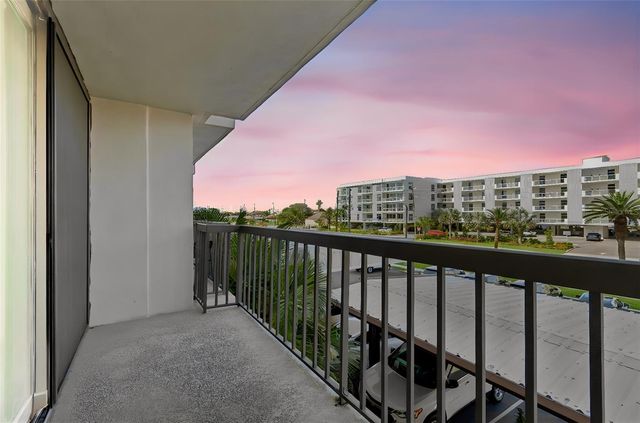 400 ISLAND WAY 211, Clearwater Beach, FL 33767