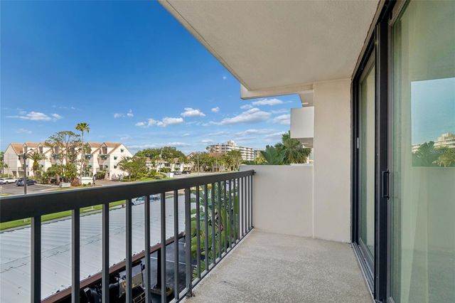 400 ISLAND WAY 211, Clearwater Beach, FL 33767