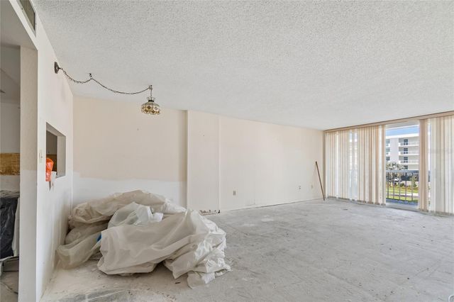 400 ISLAND WAY 211, Clearwater Beach, FL 33767