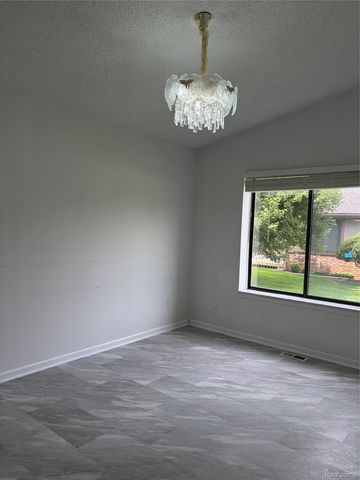 38763 Windmill Pointe N, Clinton Charter Township, MI 48038