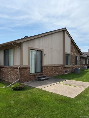 38763 Windmill Pointe N, Clinton Charter Township, MI 48038