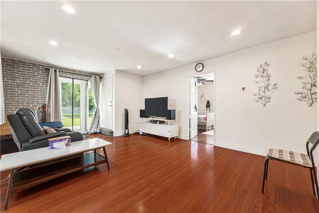 2389 Mayfield Avenue, Montrose, CA 91020