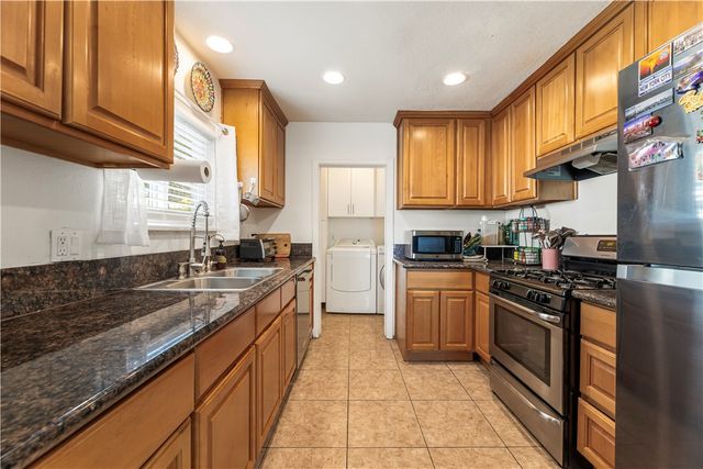 2389 Mayfield Avenue, Montrose, CA 91020