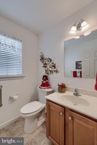 524 THORNBERRY LN, Lititz, PA 17543