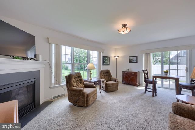 524 THORNBERRY LN, Lititz, PA 17543