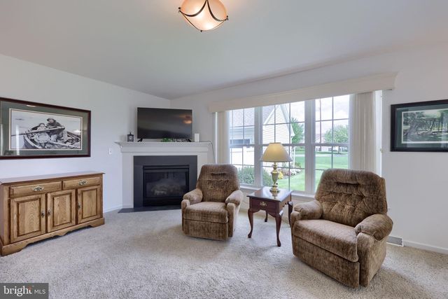 524 THORNBERRY LN, Lititz, PA 17543