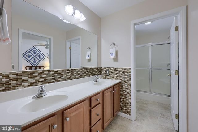 524 THORNBERRY LN, Lititz, PA 17543