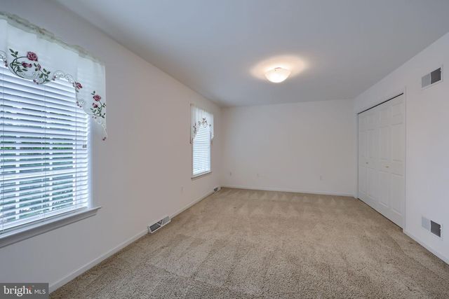 524 THORNBERRY LN, Lititz, PA 17543