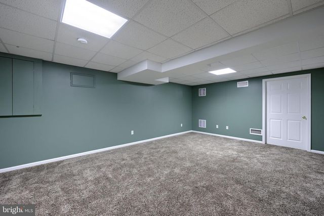 524 THORNBERRY LN, Lititz, PA 17543
