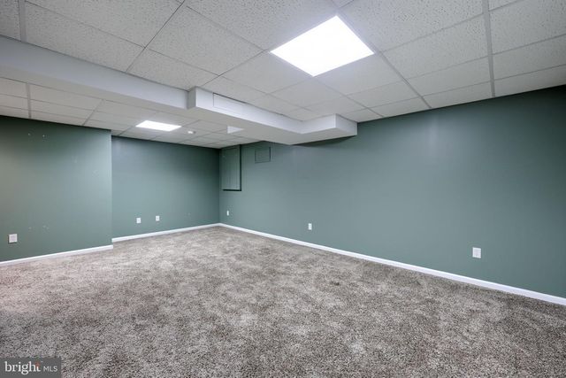 524 THORNBERRY LN, Lititz, PA 17543