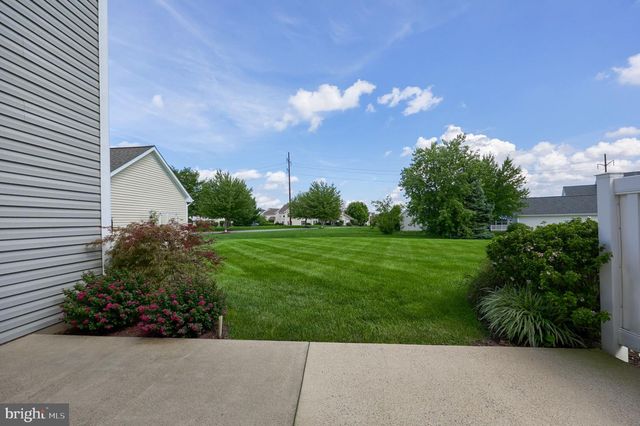 524 THORNBERRY LN, Lititz, PA 17543