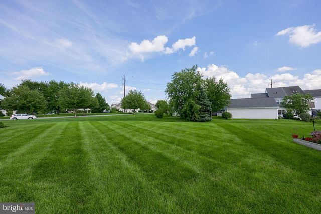 524 THORNBERRY LN, Lititz, PA 17543
