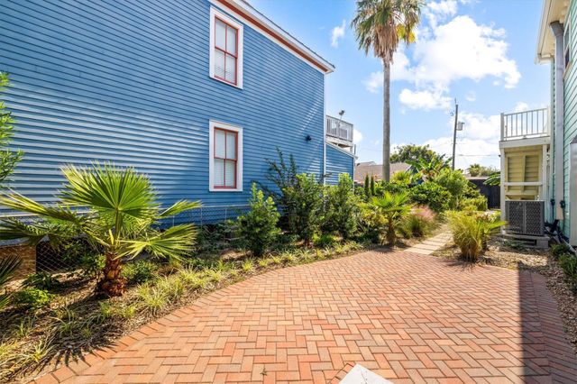 2817 Avenue Q -B, Galveston, TX 77550