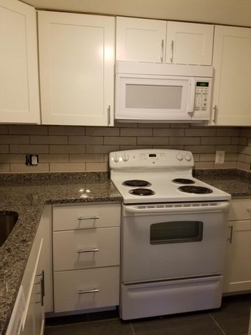 524 Putnam Ave 15, Cambridge, MA 02139