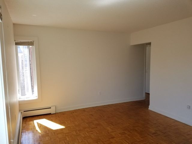 524 Putnam Ave 15, Cambridge, MA 02139