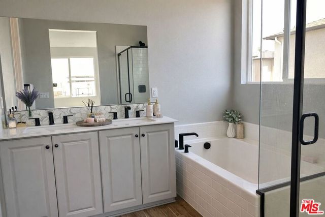 713 Daniel Freeman Circle, Inglewood, CA 90301