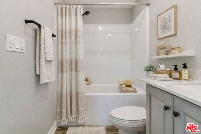 713 Daniel Freeman Circle, Inglewood, CA 90301