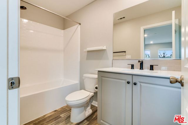713 Daniel Freeman Circle, Inglewood, CA 90301