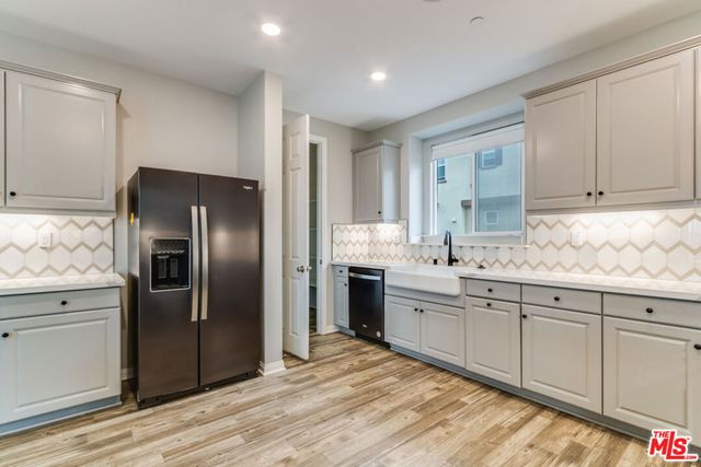 713 Daniel Freeman Circle, Inglewood, CA 90301
