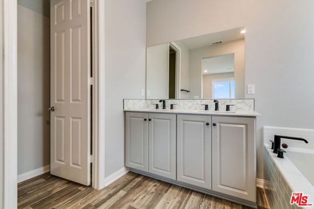 713 Daniel Freeman Circle, Inglewood, CA 90301